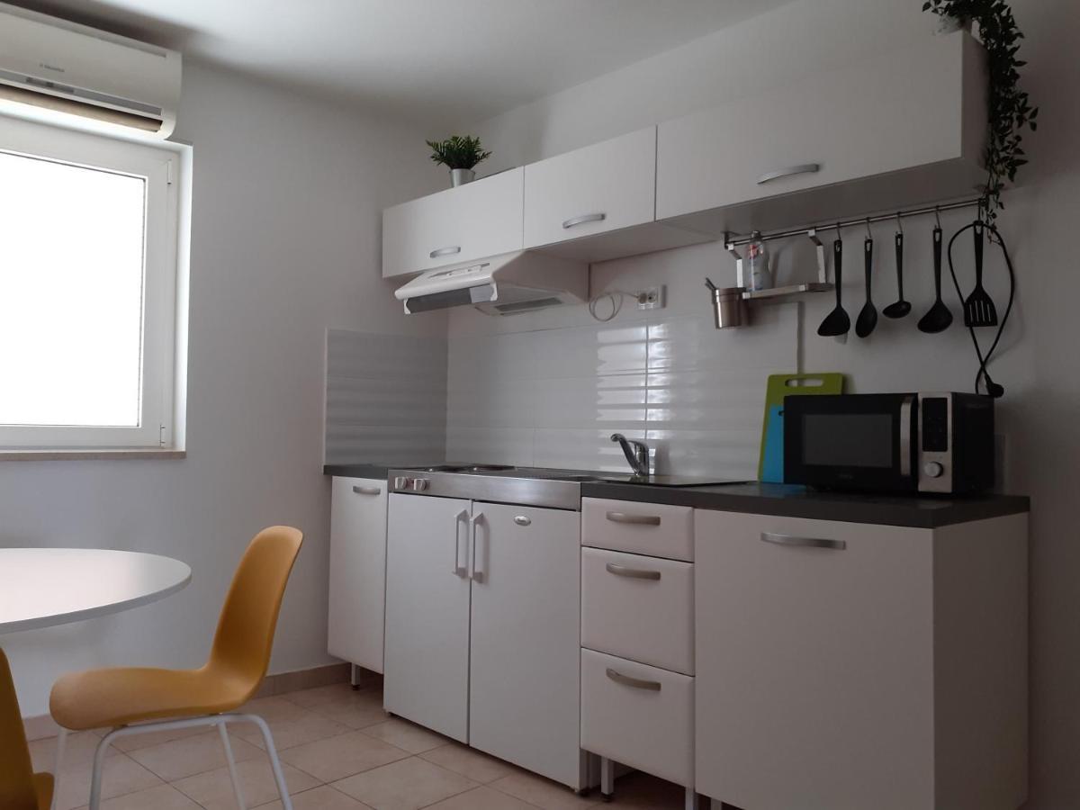 Apartments Zlata In The Heart Of The Old Town, Close To The Beach Rab Town