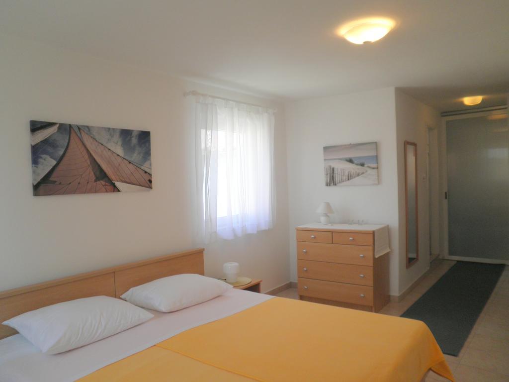 Apartments Zlata In The Heart Of The Old Town, Close To The Beach * Rab Town